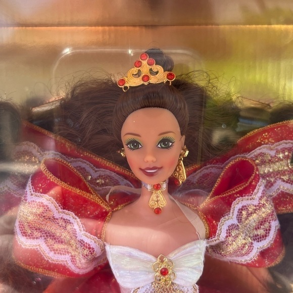 RARE- Barbie Misprint Happy Holidays 1997 Green/Blue Eyes - Picture 12 of 13